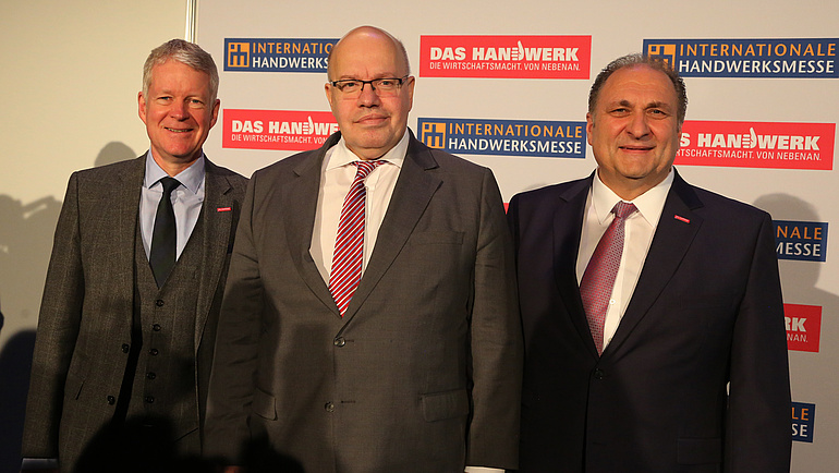 ZDH-Generalsekretär Holger Schwannecke, Bundeswirtschatftsminister Peter Altmaier und ZDH-Präsident Hans Peter Wollseifer (v.l.n.r.).