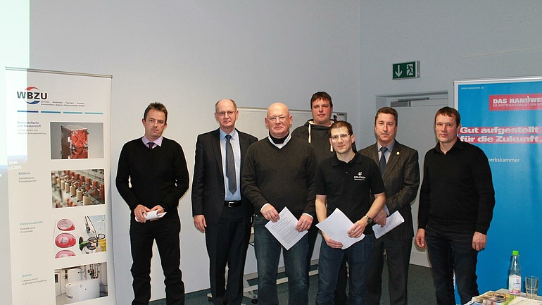 Mitglieder des Energieeffizienznetzwerkes der Hwk Ulm und des WBZU, mit dessen Leiter Rolf Schäfer.
