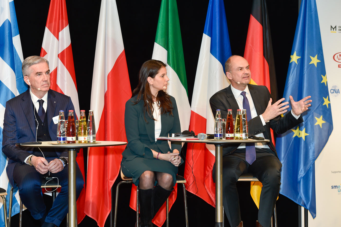 Europäische Handwerkskonferenz 2025 in München: (v.l.n.r.) Marco Granelli, Präsident Confartigianato Imprese; Véronique Willems, Generals SMEunited; Hubert Gambs, Stellvertretender Generaldirektor GD GROW