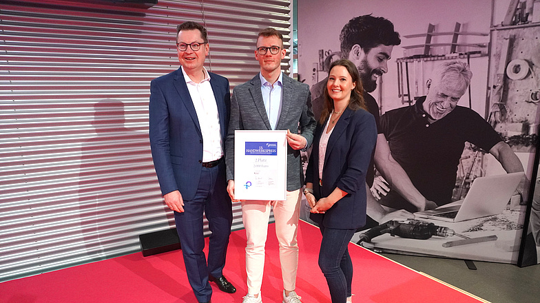 13. Handwerkspreis der Bürgschaftsbanken: 2. Platz für Tom-Calvin Reimann mit seinem Betrieb Bau & Möbeltischlerei Buhr GmbHv
