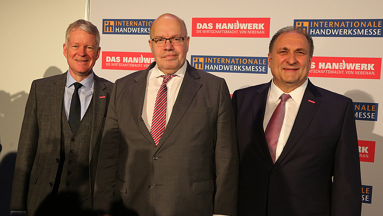 ZDH-Generalsekretär Holger Schwannecke, Bundeswirtschatftsminister Peter Altmaier und ZDH-Präsident Hans Peter Wollseifer (v.l.n.r.).