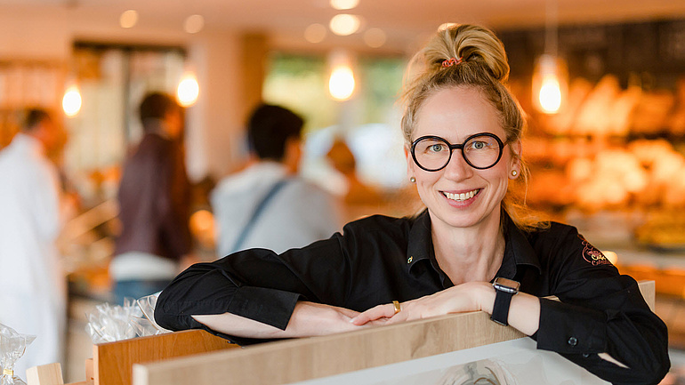 Celestina Brandt in Ihrer Bäckerei