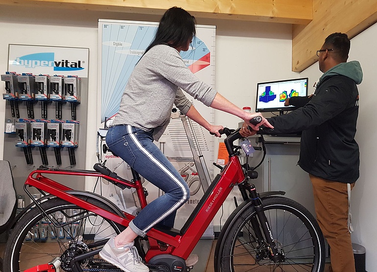 Sensoren zeigen die richtige Einstellung für das Fahrrad.