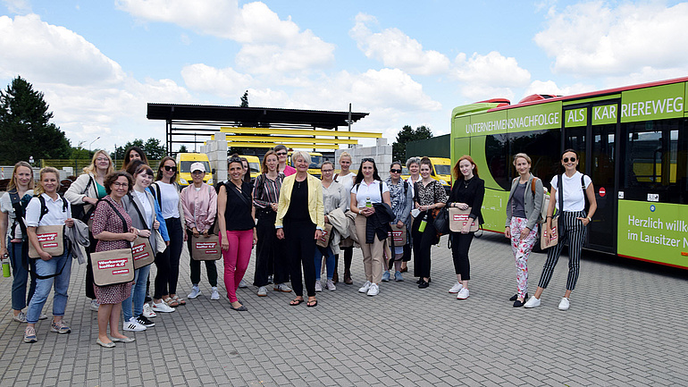 Gruppenbild Lausitzer Nachfolge-Bus 