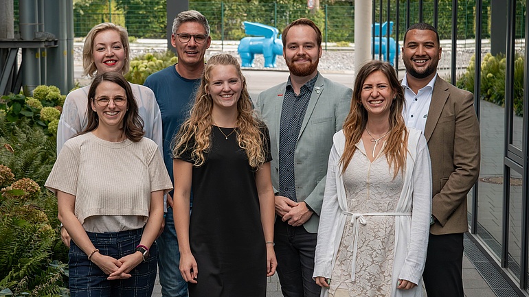 Bundesvorstand / v.l.n.r.: Sara Hofmann (vorne), Melina Stog, Sebastian Richter, Lea Marie Heuer, Franz Vogel, Anna-Lena Nissen und Badawi Salah