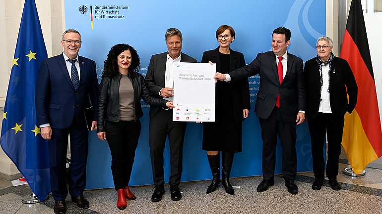 Gruppenfoto der Allianzspitzen.