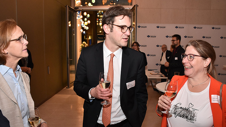 Petra Menkel (stellv. Obermeisterin, LIV-OT Berlin-Brandenburg), Stephan Pilsinger MdB, Kirsten Abel (Sprecherin des Präsidiums, BIV-OT)