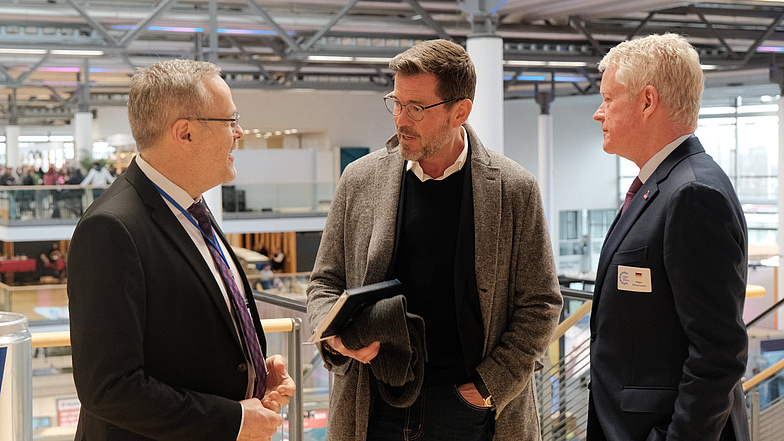 ZDH-Forum auf der ZUKUNFT HANDWERK & IHM 2025: Jörg Dittrich, Karl-Theodor zu Guttenberg und Holger Schwannecke
