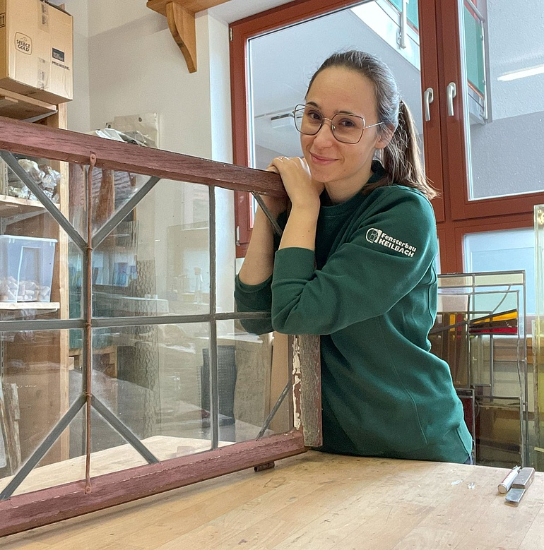 Glasmeisterin und Betriebswirtin Eva-Maria Keilbach in ihrem Betrieb