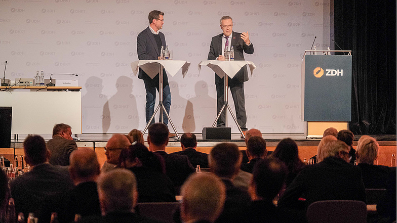 ZDH-Forum auf der ZUKUNFT HANDWERK & IHM 2025: Karl-Theodor zu Guttenberg und Jörg Dittrich
