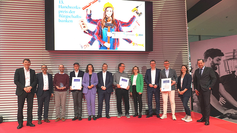 Gruppenfoto 13. Handwerkspreis der Bürgschaftsbanken auf der ZUKUNFT HANDWERK 2025