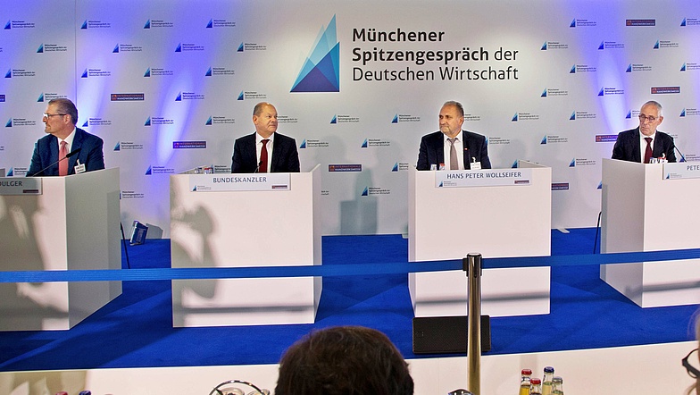 Pressekonferenz beim Spitzengespräch der Deutschen Wirtschaft 2022.