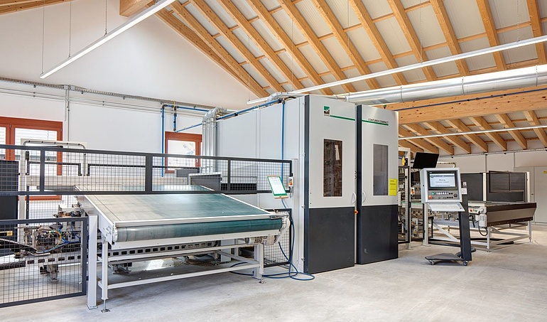 Die moderne Halle des Familienbetriebs